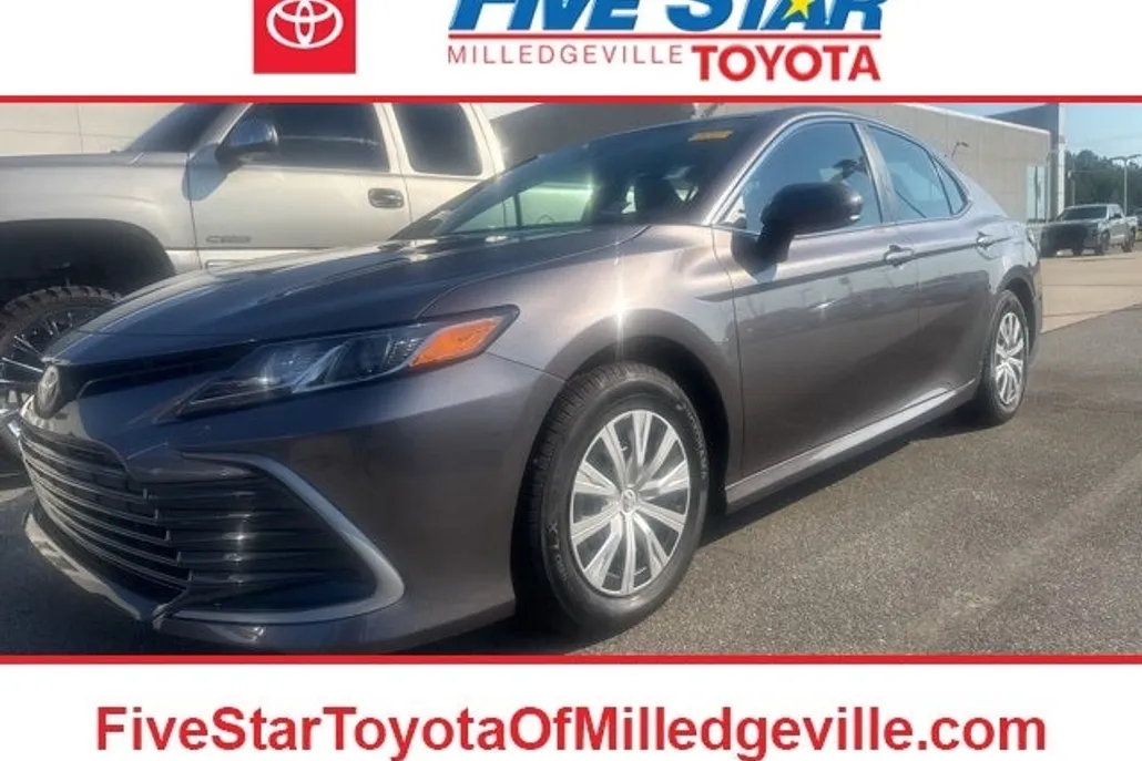 2023 Toyota Camry Hybrid LE photo 1