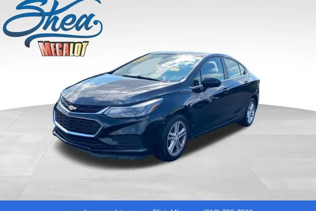 2018 Chevrolet Cruze LT photo 1