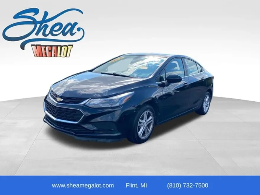 2018 Chevrolet Cruze LT photo 1