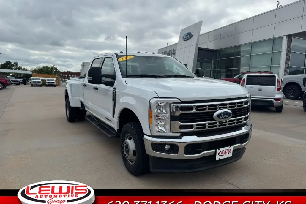 2023 Ford F-350 XLT photo 1