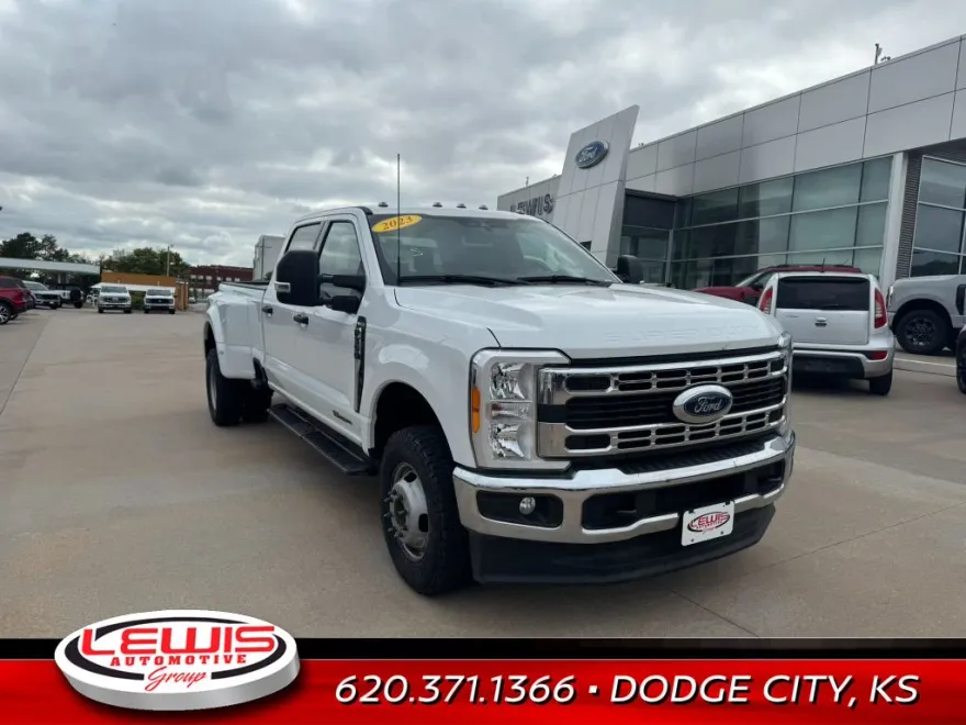 2023 Ford F-350 XLT photo 1