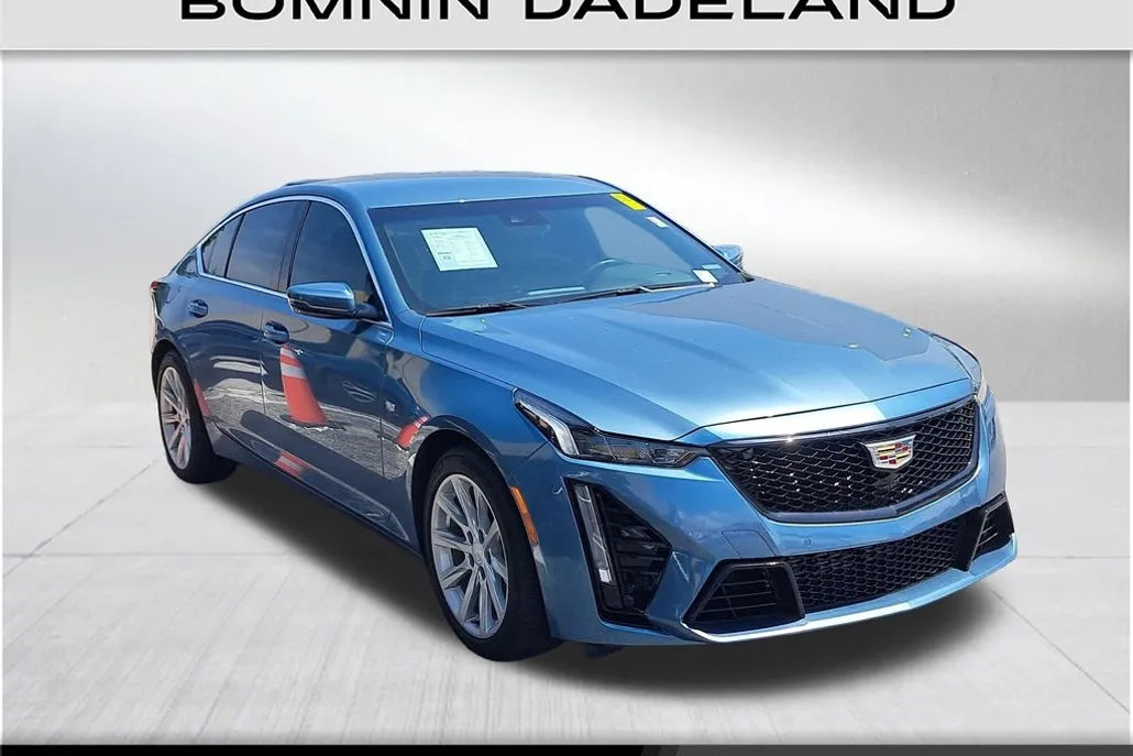 2023 Cadillac CT5 Luxury photo 1