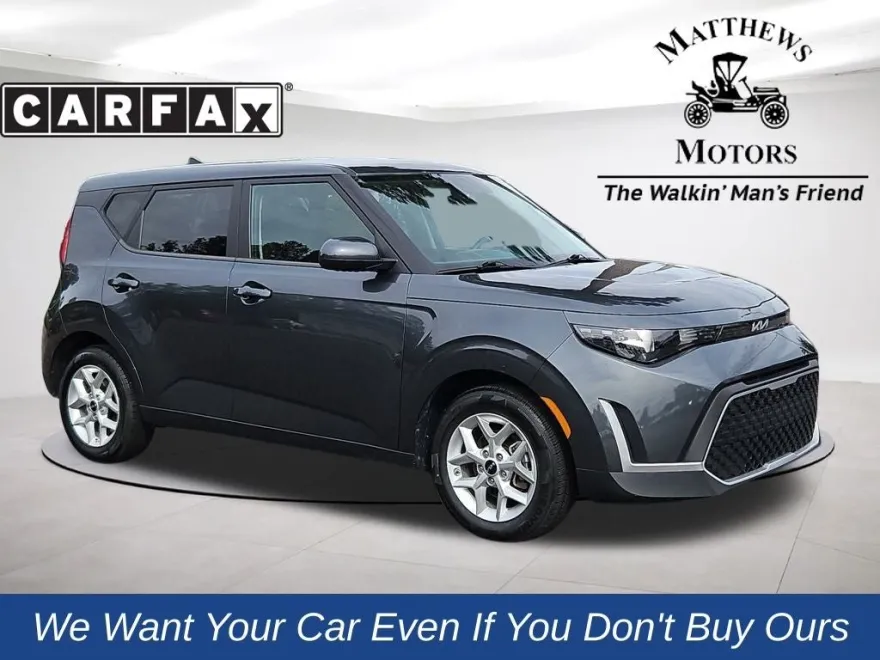 2024 Kia Soul LX photo 1