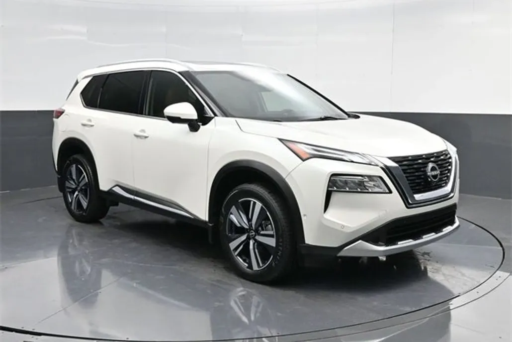 2023 Nissan Rogue Platinum photo 1