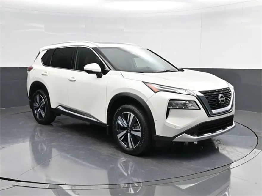 2023 Nissan Rogue Platinum photo 1