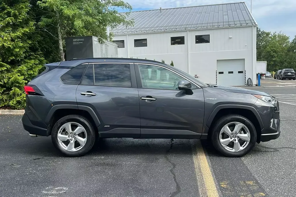 2019 Toyota RAV4 Hybrid Limited photo 1
