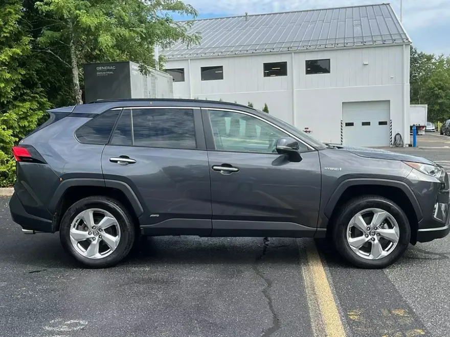 2019 Toyota RAV4 Hybrid Limited photo 1