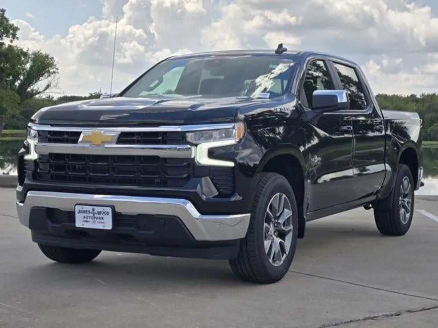 2026 Chevrolet Silverado 1500 LT photo 1