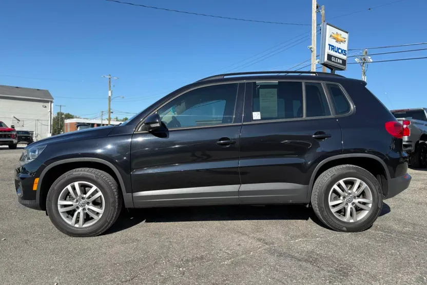 2016 Volkswagen Tiguan R-Line SEL photo 1
