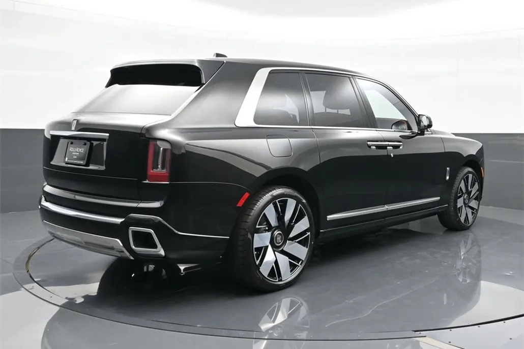 2025 Rolls Royce Cullinan RR photo 1