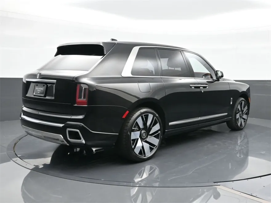 2025 Rolls Royce Cullinan RR photo 1