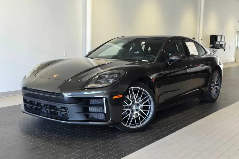 2024 Porsche Panamera Base photo 1