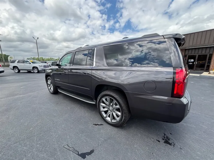 2016 Chevrolet Suburban LTZ photo 1
