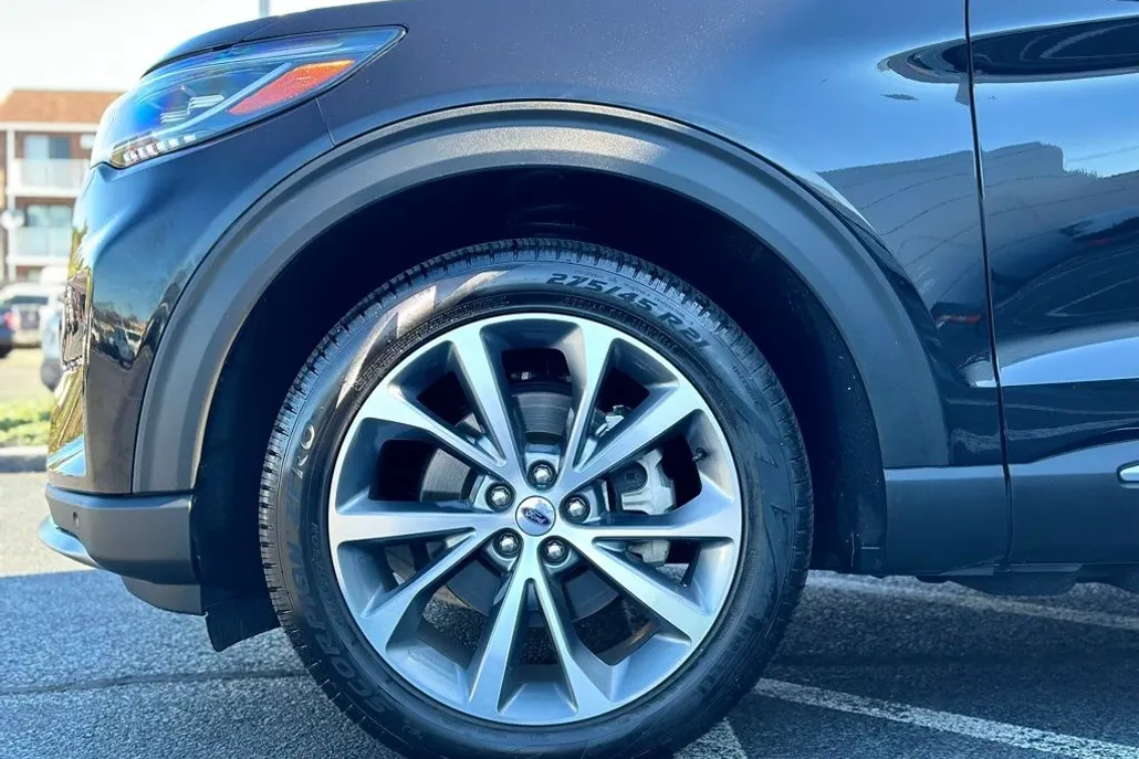 2025 Ford Explorer Platinum photo 1