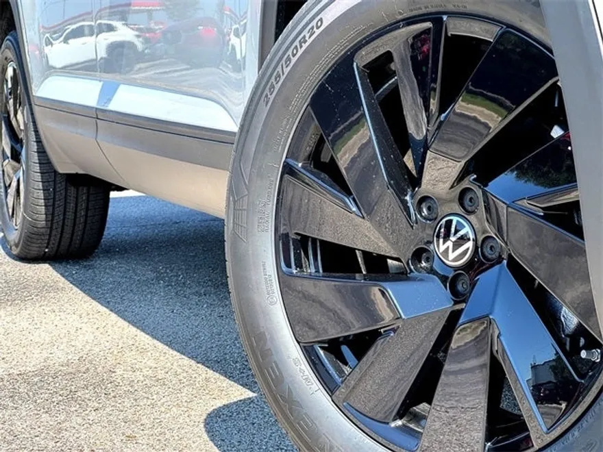 2026 Volkswagen Atlas SE Technology photo 1