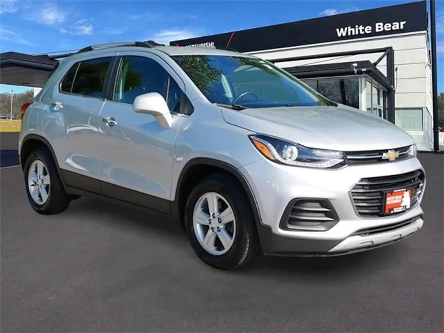 2020 Chevrolet Trax LT photo 1