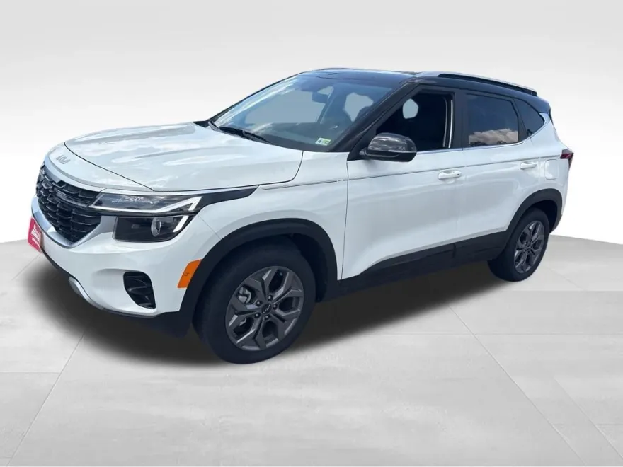 2024 Kia Seltos SX photo 1