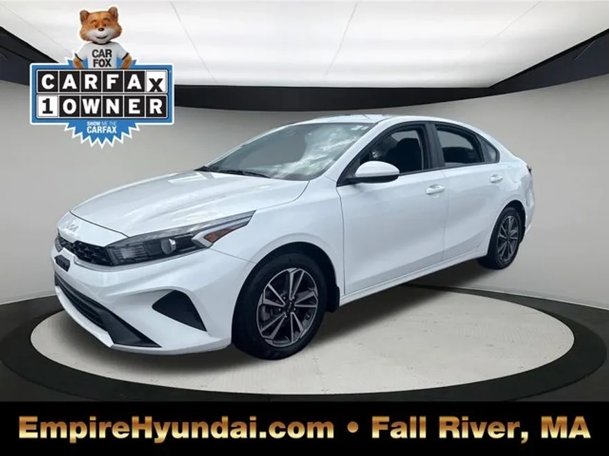 2022 Kia Forte LXS photo 1
