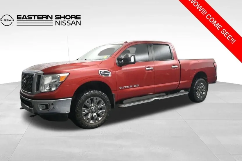 2017 Nissan Titan SV photo 1