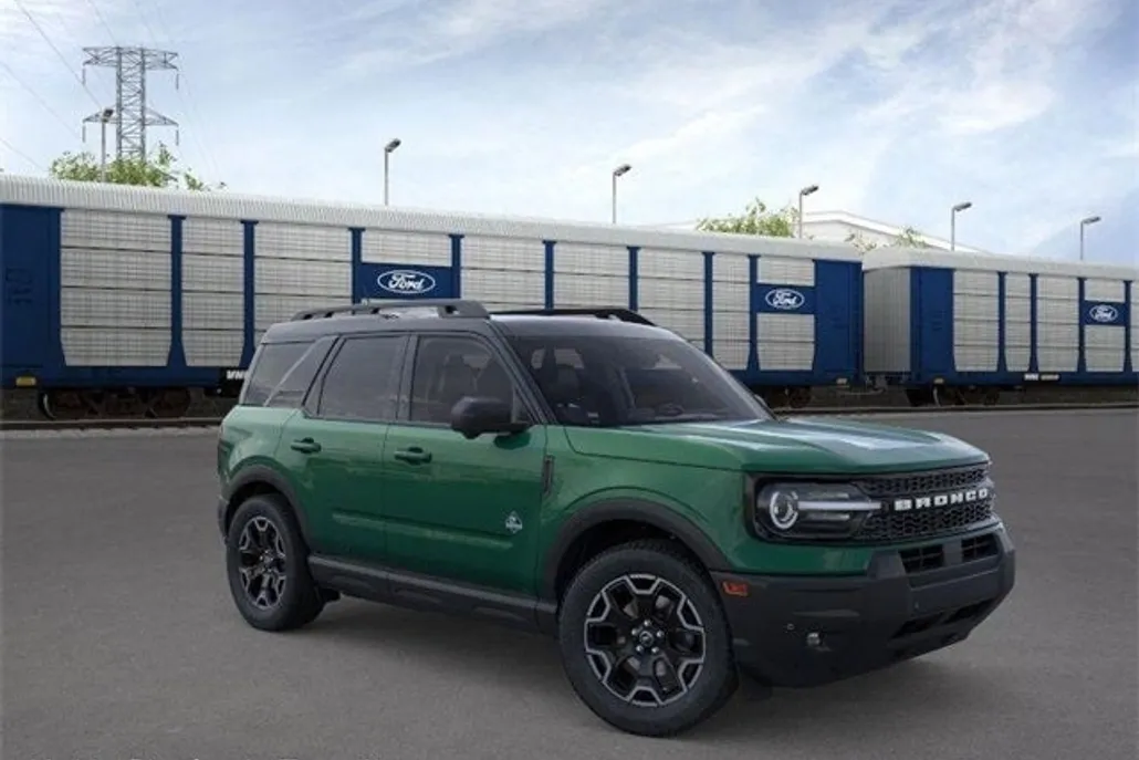 2025 Ford Bronco Sport Outer Banks photo 1