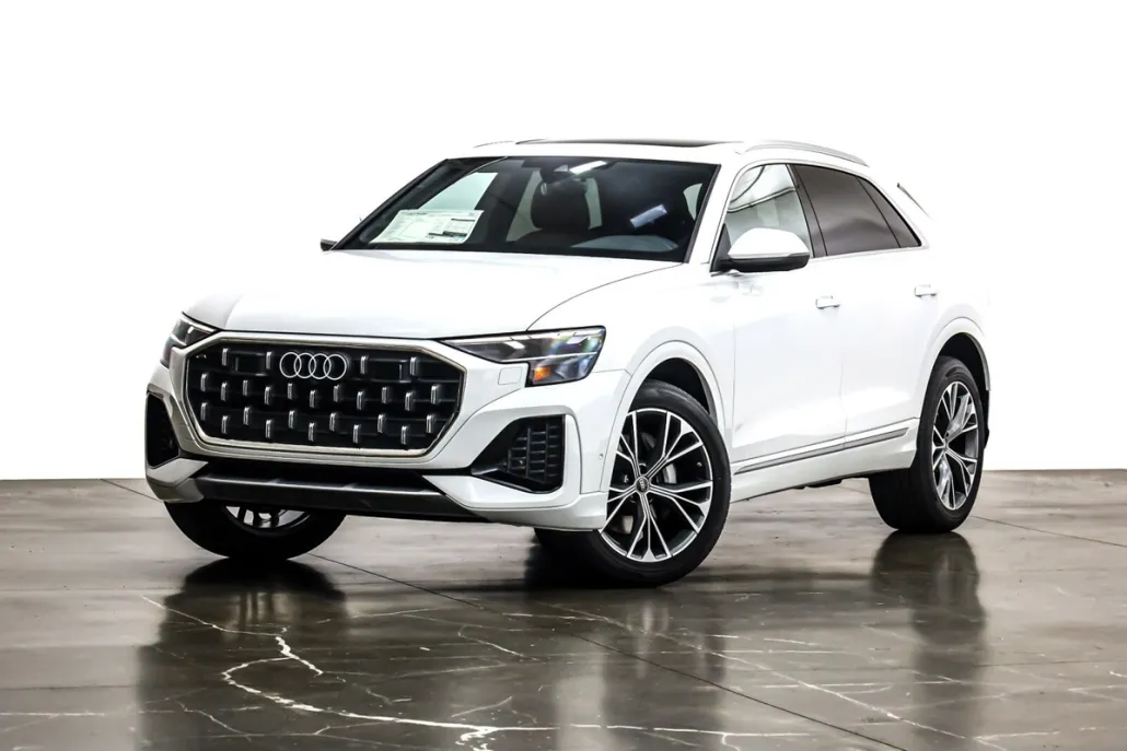 2025 Audi Q8 Premium 55 photo 1