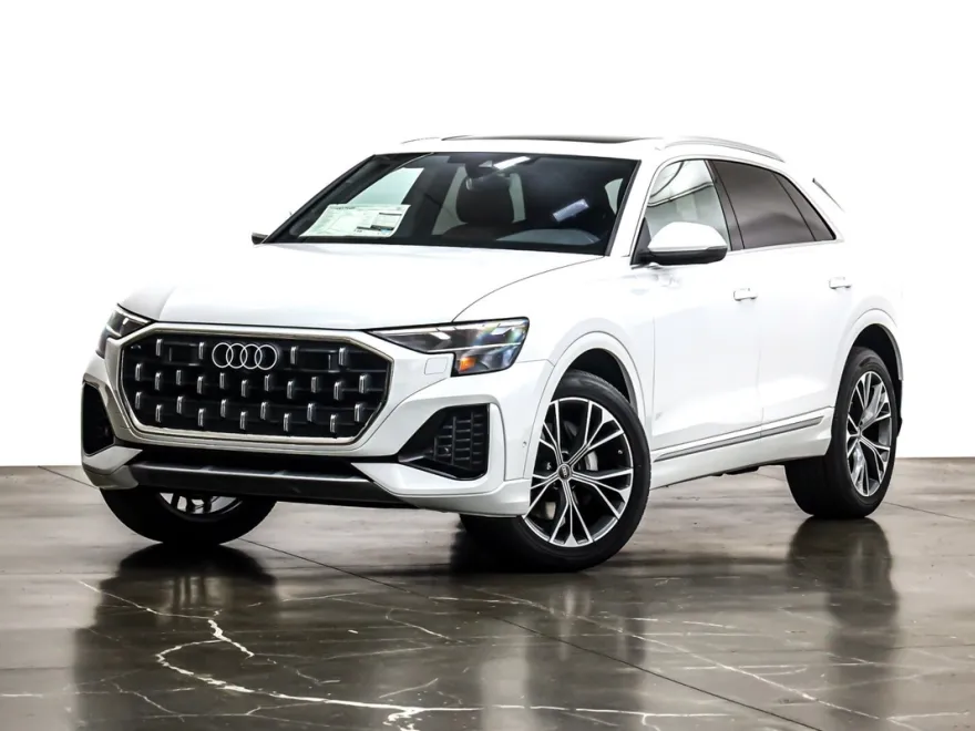 2025 Audi Q8 Premium 55 photo 1