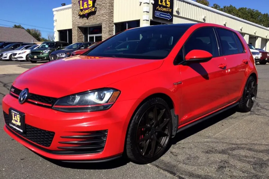 2017 Volkswagen Golf GTI SE photo 1