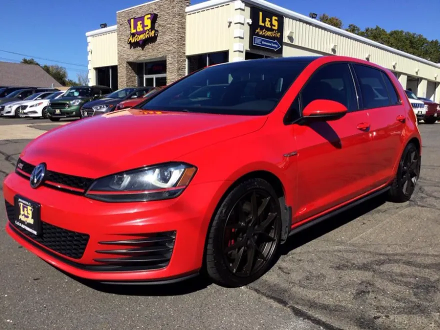 2017 Volkswagen Golf GTI SE photo 1