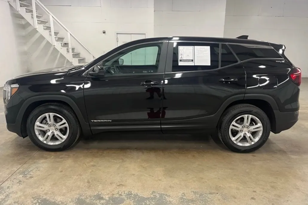 2022 Gmc Terrain SLE photo 1