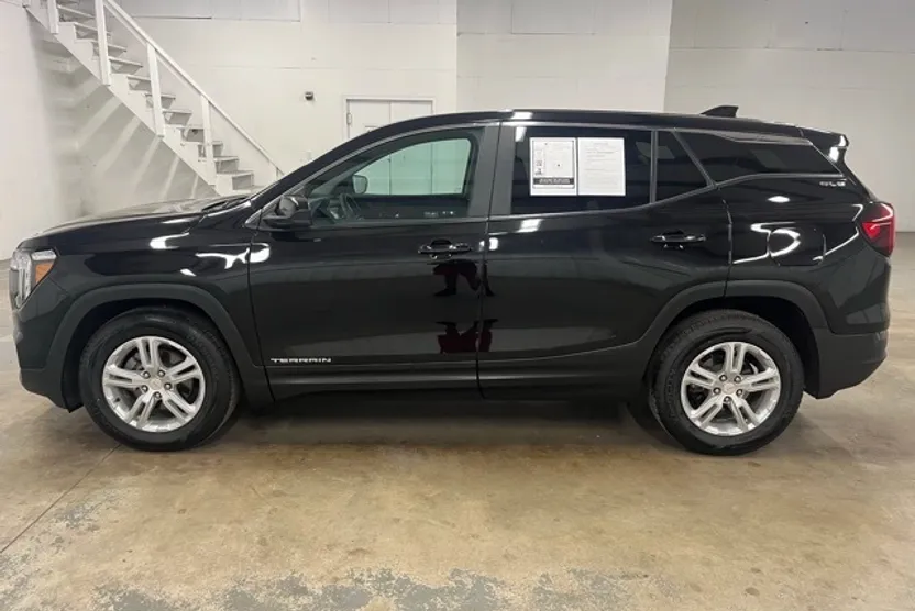 2022 Gmc Terrain SLE photo 1