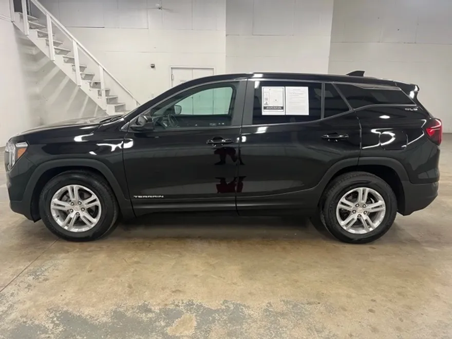 2022 Gmc Terrain SLE photo 1
