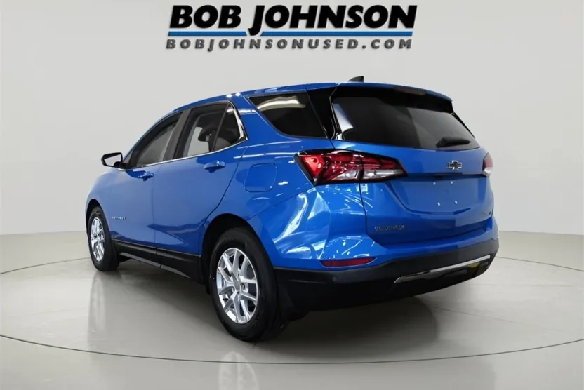 2024 Chevrolet Equinox LT photo 1