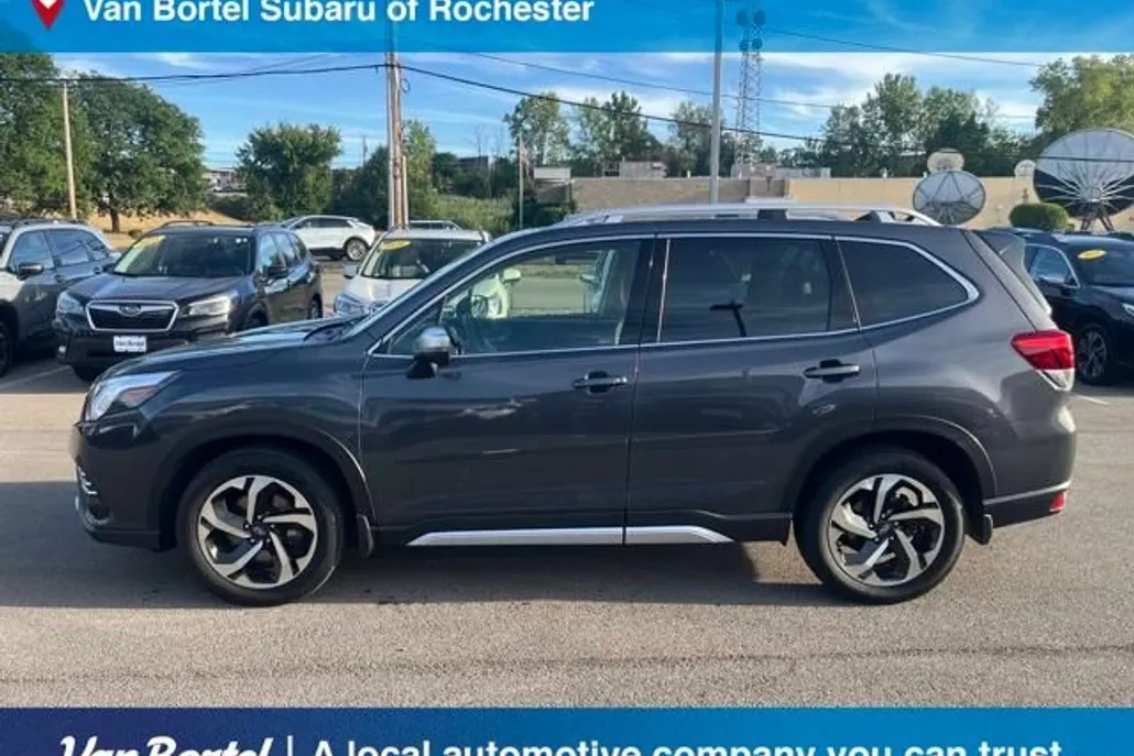 2024 Subaru Forester Touring photo 1