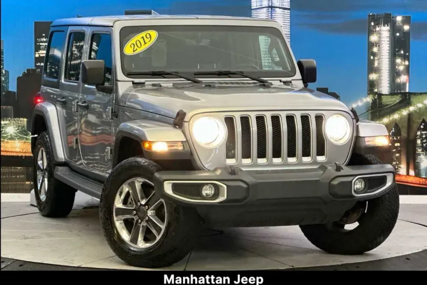2019 Jeep Wrangler Unlimited Sahara photo 1