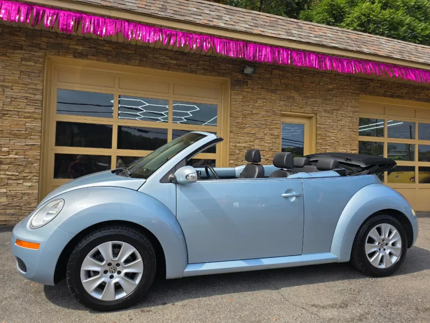 2009 Volkswagen Beetle S Convertible photo 1