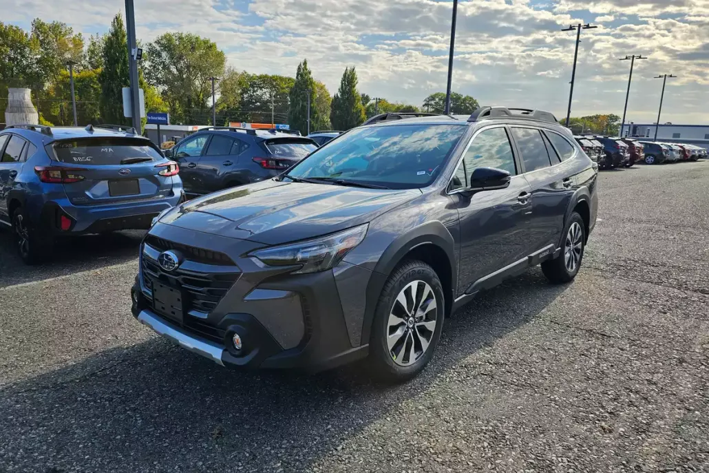 2025 Subaru Outback Limited photo 1