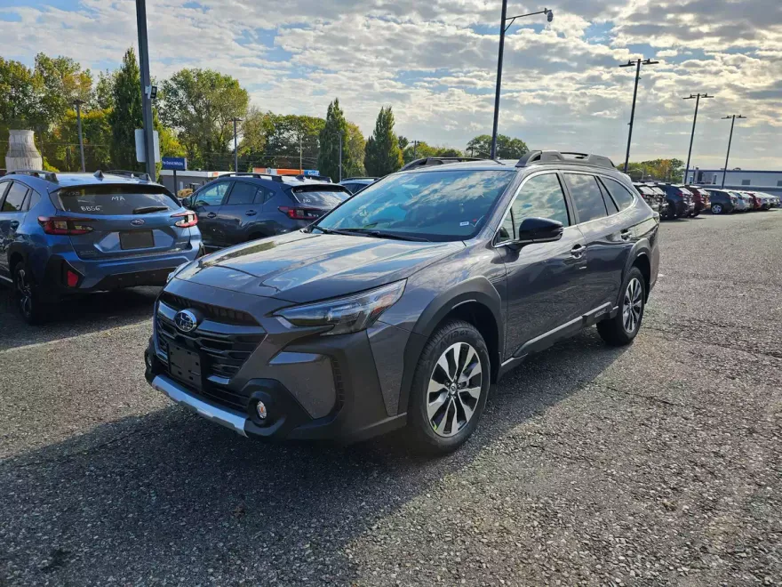2025 Subaru Outback Limited photo 1