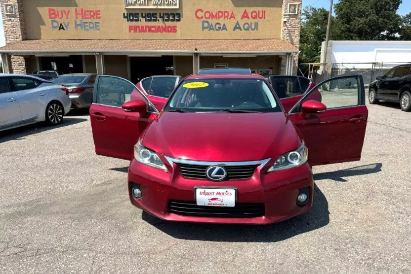 2012 Lexus CT 200h photo 1