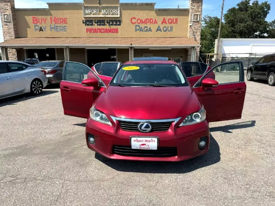 2012 Lexus CT 200h photo 1