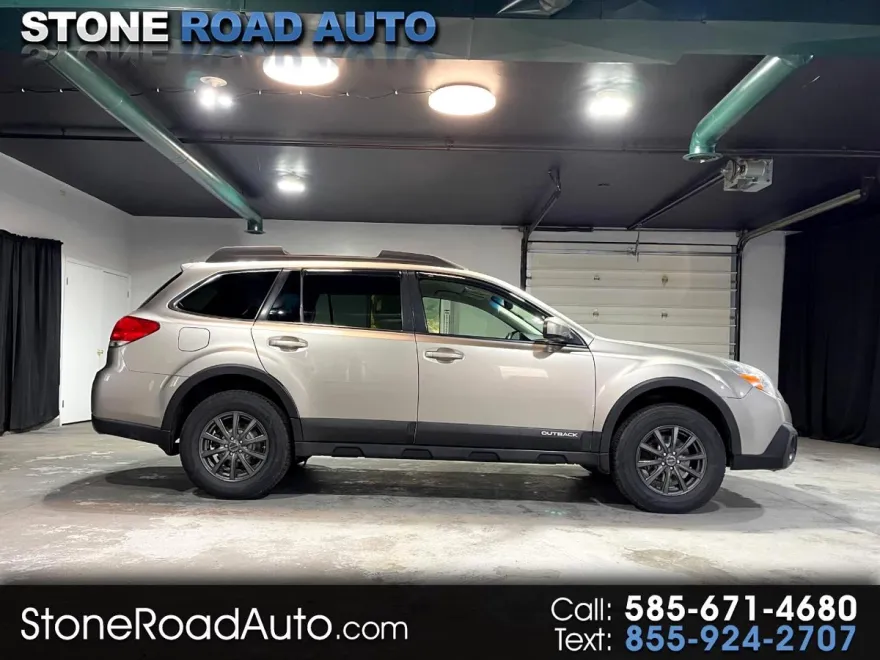2014 Subaru Outback 2.5i Limited photo 1