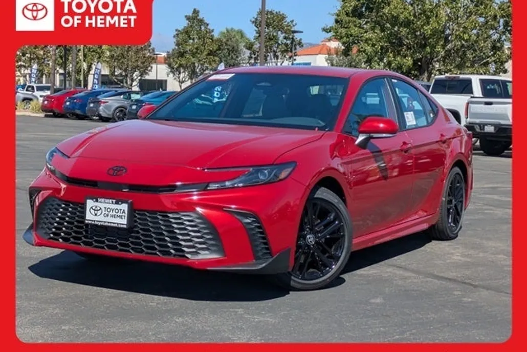 2026 Toyota Camry SE photo 1