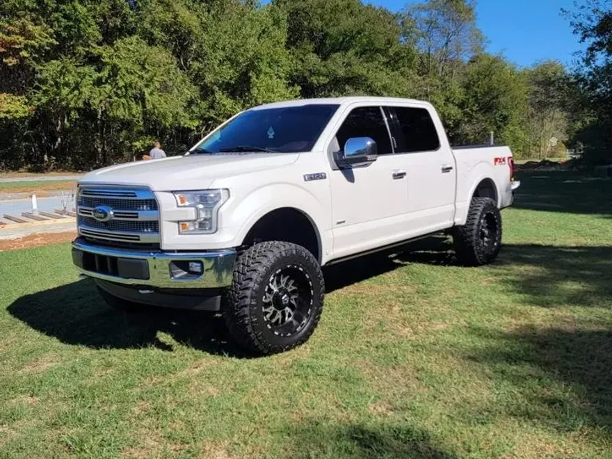 2017 Ford F-150 Platinum FX4 photo 1