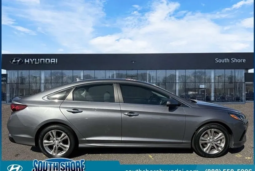 2019 Hyundai Sonata SEL photo 1
