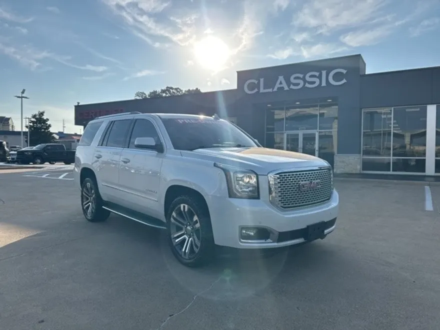 2017 Gmc Yukon Denali photo 1