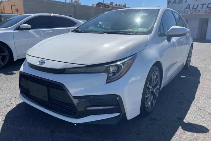 2021 Toyota Corolla SE photo 1