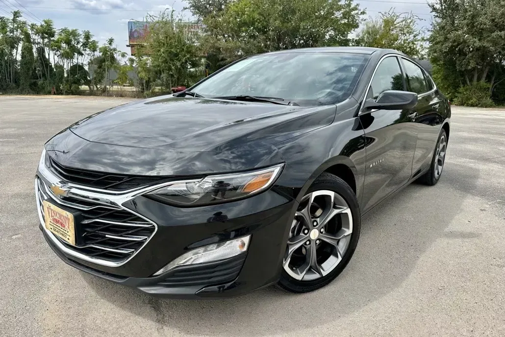 2024 Chevrolet Malibu 1LT photo 1