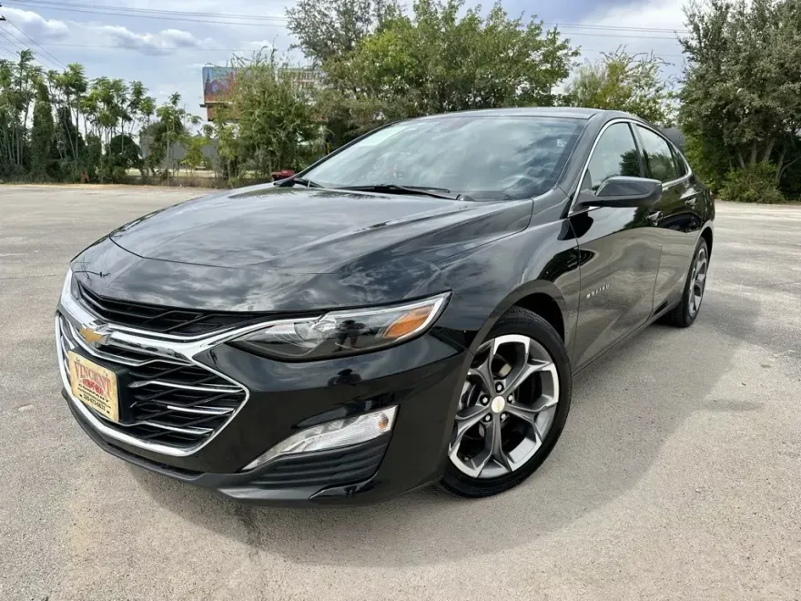 2024 Chevrolet Malibu 1LT photo 1