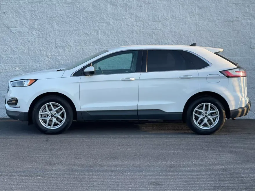 2023 Ford Edge SEL photo 1