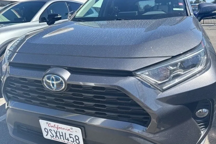2021 Toyota RAV4 Hybrid XLE photo 1
