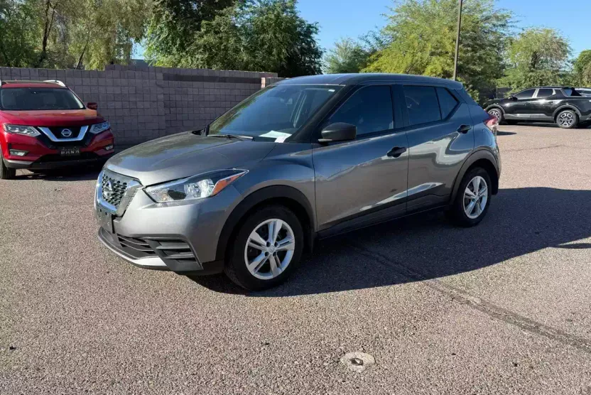 2020 Nissan Kicks S photo 1